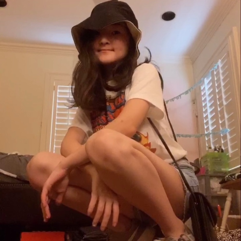 Meet your Posher, Rebecca